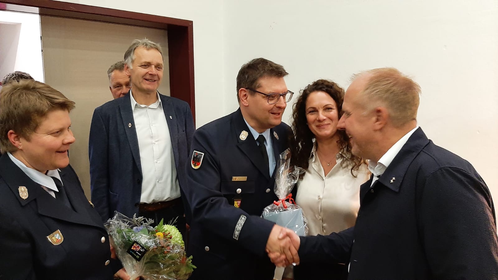 Read more about the article Die Feuerwehren der Gemeinde Schnaittenbach gratulieren ihrem Dienstherrn zum 50. Geburtstag