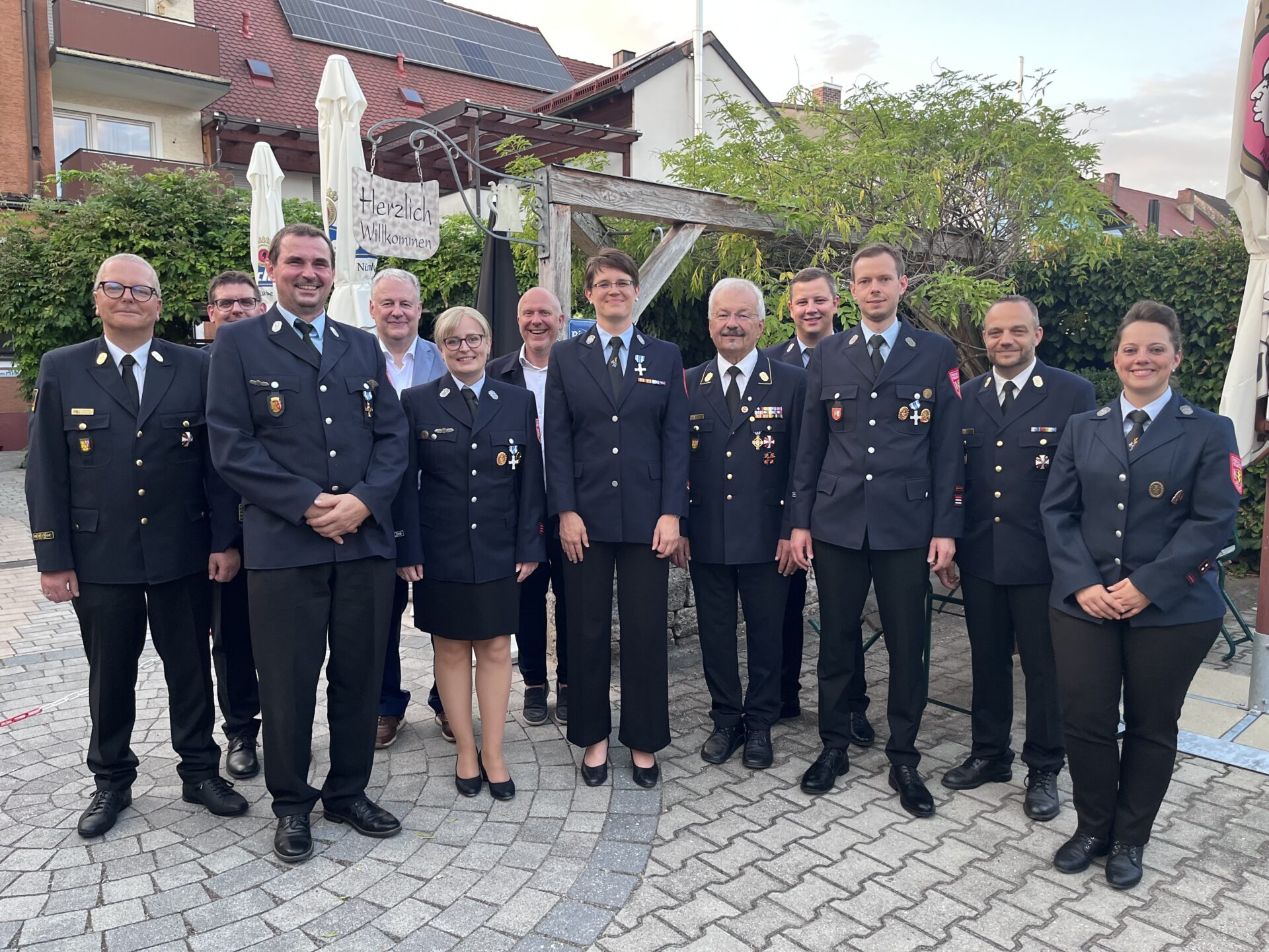 You are currently viewing 25, 40 und 50 Jahre im Dienst: Landrat, Kreisbrandinspektion und Feuerwehr Schnaittenbach ehren sieben Kameradinnen und Kameraden